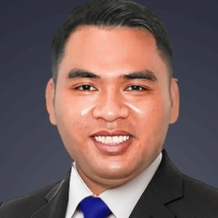 Dr. Ricci